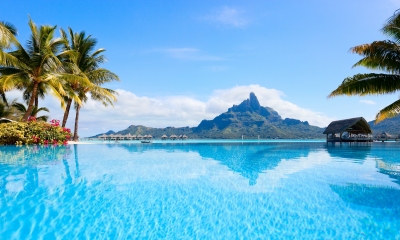 Infinity Pool mit Aussicht auf Bora Bora (BlueOrange Studio / stock.adobe.com)  lizenziertes Stockfoto 
Infos zur Lizenz unter 'Bildquellennachweis'